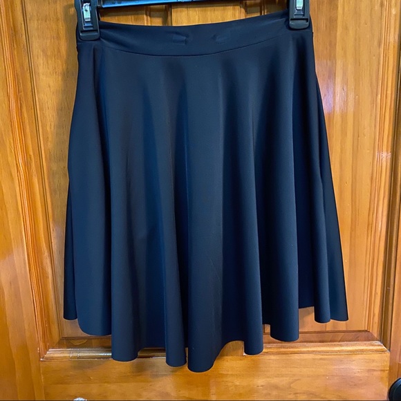 Matte skater skirt - Picture 3 of 3
